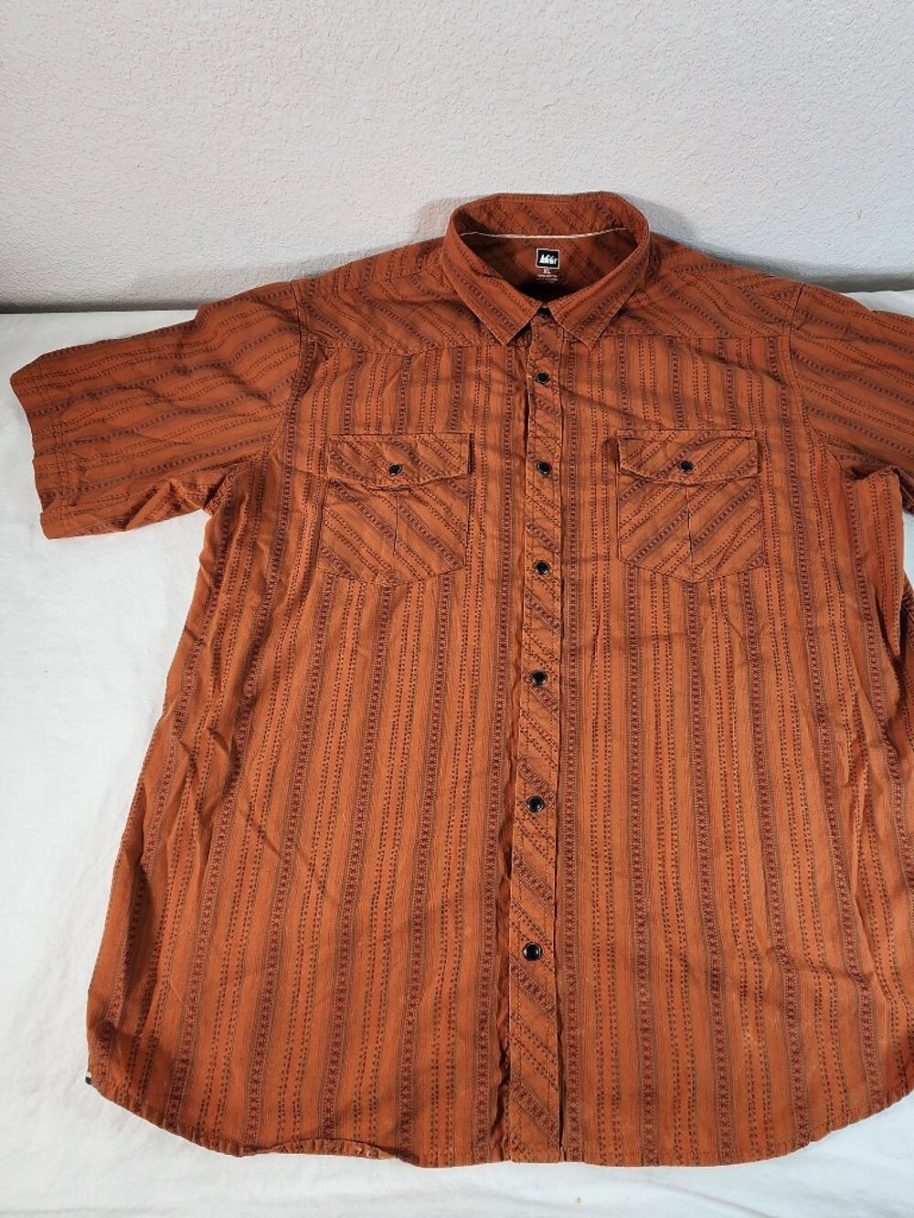 REI Mens XL Cotton Short Sleeve Black Pearl Snap Western Orange Pockets FastShip - Picture 10 of 11